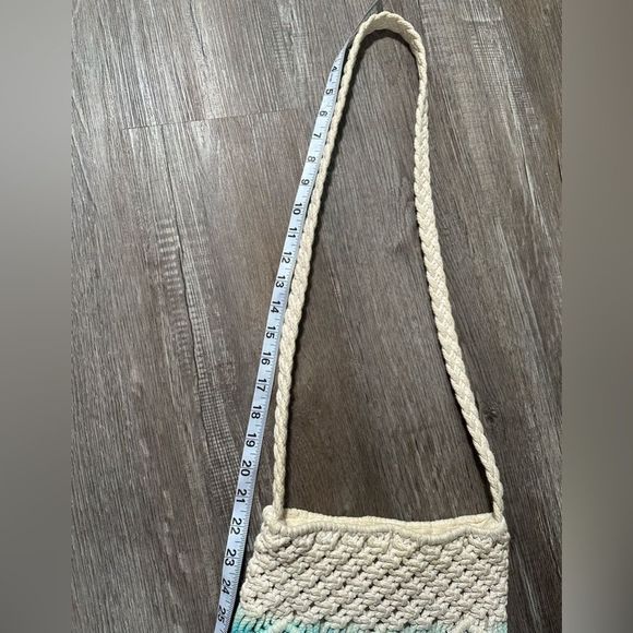 Mossimo Ombré Macrame fringe purse - Picture 5 of 5